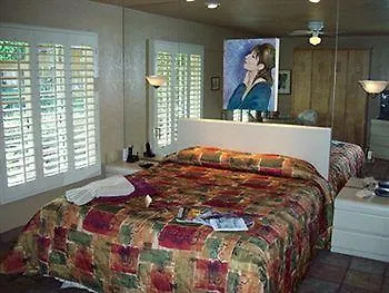 ** Hotel Desert Paradise Resort - Gay Men'S Resort Palm Springs United States